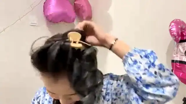 CarollFalick online show from October 24, 2025, 12:12 pm