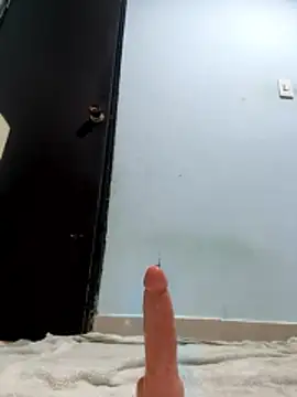 Snapshot of miluwatson chatting on January 17, 2026, 7:28 pm miluwatson online show from January 17, 2026, 7:28 pm