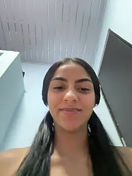 Snapshot of miluwatson chatting on February 19, 2026, 6:15 pm miluwatson online show from February 19, 2026, 6:15 pm