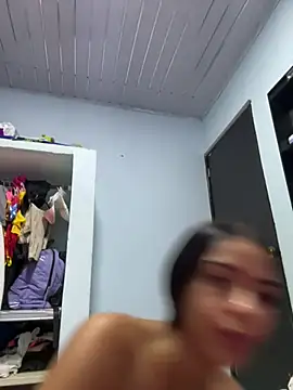 Snapshot of miluwatson chatting on February 23, 2026, 11:24 pm miluwatson online show from February 23, 2026, 11:24 pm