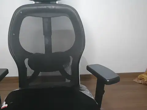 mooonlightbaby online show from November 19, 2025, 4:51 pm