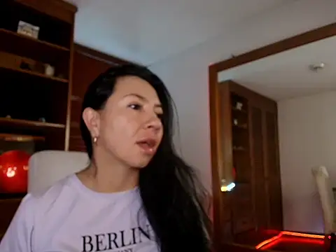 Snapshot of Talia__velvet chatting on December 22, 2025, 11:29 am Talia velvet online show from December 22, 2025, 11:29 am