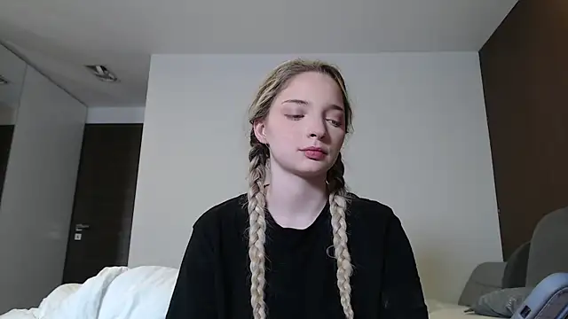 Snapshot of jessicahbelle chatting on June 4, 2026, 11:00 pm jessicahbelle online show from June 4, 2026, 11:00 pm