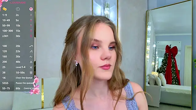 Lili Lohan online show from November 28, 2025, 5:04 pm