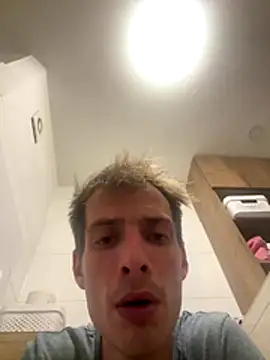 hot97411 online show from October 22, 2025, 4:02 am