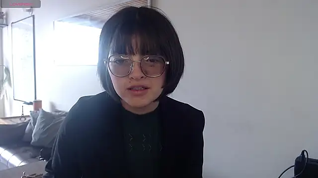 NamiDVelvet online show from October 2, 2025, 4:03 pm