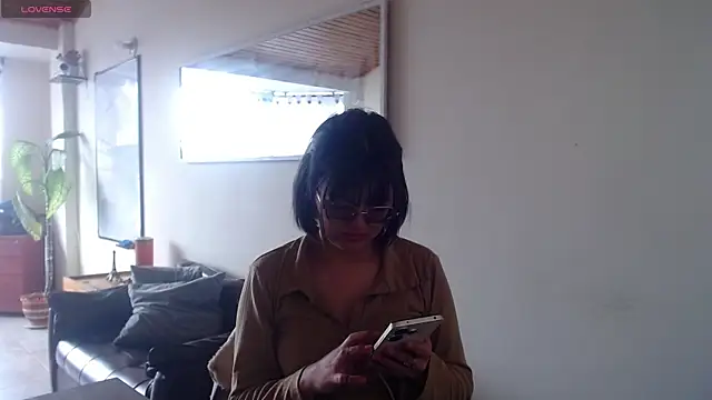 NamiDVelvet online show from October 11, 2025, 4:16 pm