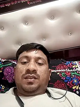 Snapshot of SlipperyRebound0 chatting on September 28, 2025, 6:35 pm SlipperyRebound0 online show from September 28, 2025, 6:35 pm