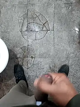 Snapshot of SlipperyRebound0 chatting on November 18, 2025, 3:05 pm SlipperyRebound0 online show from November 18, 2025, 3:05 pm