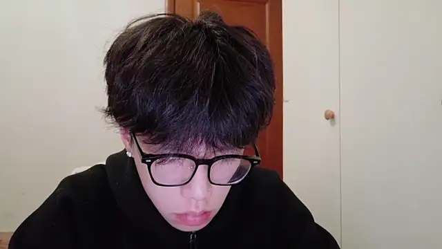 hangzi-0011 online show from December 2, 2025, 11:04 am