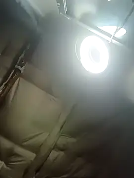 Queen2454 online show from March 17, 2026, 1:10 am