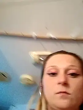 Queen2454 online show from March 31, 2026, 12:45 am