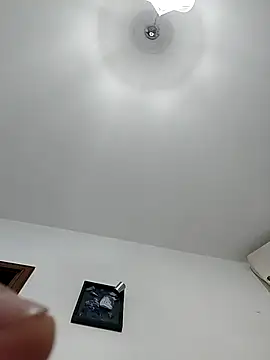 Snapshot of thonyx93 chatting on November 16, 2025, 3:39 pm thonyx93 online show from November 16, 2025, 3:39 pm