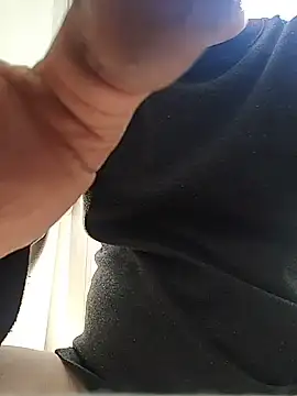 Snapshot of thonyx93 chatting on November 25, 2025, 11:32 am thonyx93 online show from November 25, 2025, 11:32 am