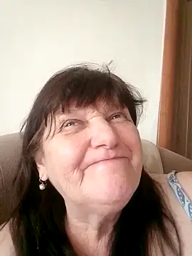 Apeesynka55211 online show from April 3, 2026, 8:56 am