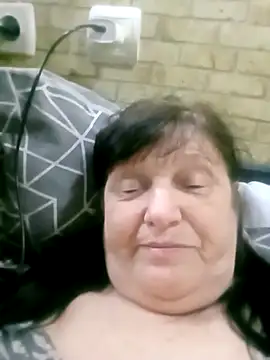 Apeesynka55211 online show from April 19, 2026, 6:32 pm