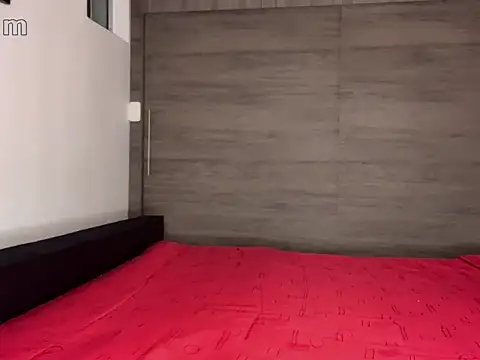 strongManLatino online show from April 14, 2026, 5:13 am