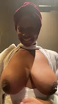 tia   fox online show from February 2, 2026, 7:34 pm