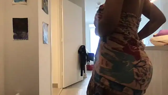 tia   fox online show from February 19, 2026, 6:48 pm