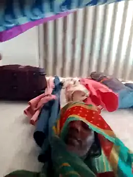 Snapshot of Maya_Rajput5 chatting on October 3, 2025, 8:44 am Maya Rajput5 online show from October 3, 2025, 8:44 am