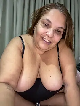 Snapshot of Livpoppe chatting on July 1, 2026, 1:51 am Livpoppe online show from July 1, 2026, 1:51 am