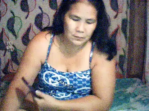 Snapshot of milagrose_rose chatting on October 3, 2025, 2:25 pm milagrose rose online show from October 3, 2025, 2:25 pm