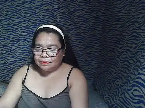 Snapshot of cris_tita chatting on January 6, 2026, 1:37 pm cris tita online show from January 6, 2026, 1:37 pm