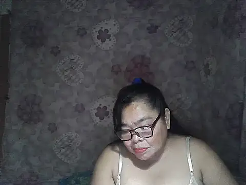 Snapshot of cris_tita chatting on January 15, 2026, 12:32 pm cris tita online show from January 15, 2026, 12:32 pm