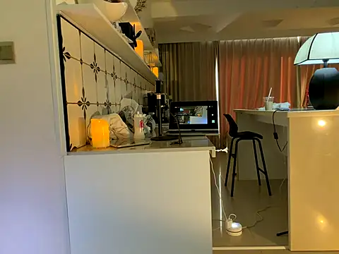 xiaowan x online show from October 2, 2025, 7:48 am