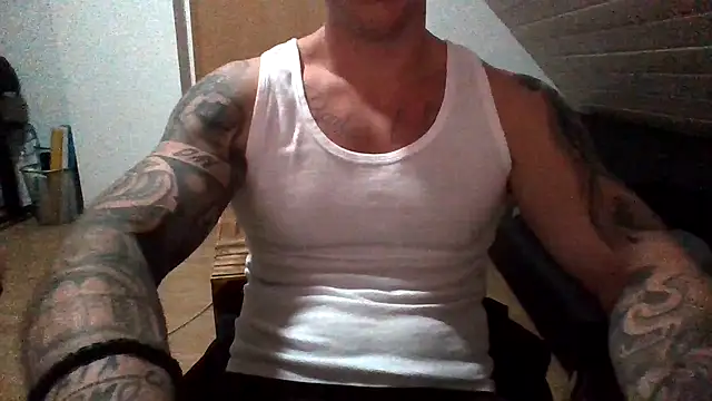 Snapshot of TheGreatWhite33 chatting on October 24, 2025, 8:05 pm TheGreatWhite33 online show from October 24, 2025, 8:05 pm