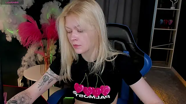 Callista a online show from April 19, 2026, 5:51 am