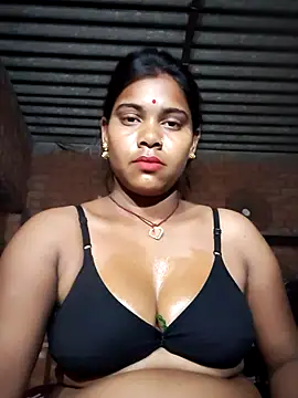 Katrina kaif143 online show from May 18, 2026, 10:37 pm