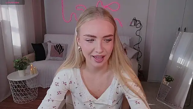 TessaGrays online show from March 14, 2026, 9:37 am