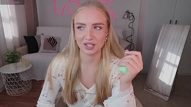 TessaGrays online show from March 15, 2026, 9:59 am