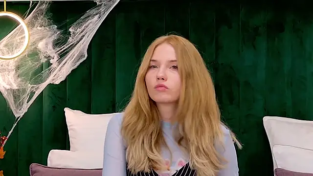 MelissaLiss online show from October 21, 2025, 3:02 pm