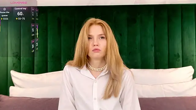 MelissaLiss online show from November 19, 2025, 2:17 pm