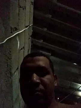 Roberto27052 online show from January 13, 2026, 12:32 pm