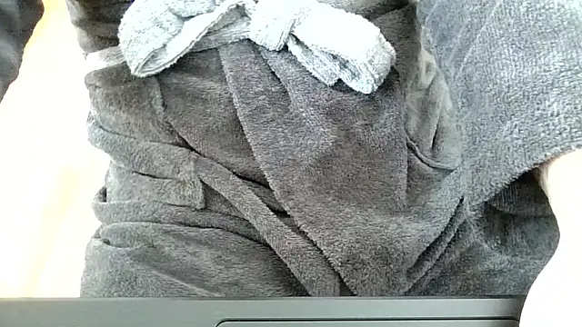 Snapshot of b3no_beso007 chatting on March 23, 2026, 12:09 pm b3no beso007 online show from March 23, 2026, 12:09 pm
