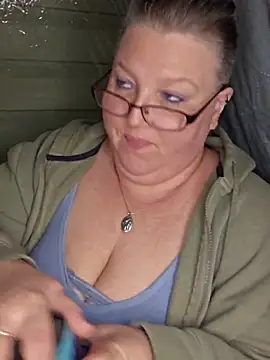 Snapshot of Budd_Bunney chatting on February 4, 2026, 2:28 am Budd Bunney online show from February 4, 2026, 2:28 am