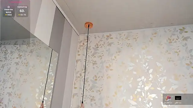 Snapshot of Luciaoregon chatting on November 8, 2025, 1:11 pm Luciaoregon online show from November 8, 2025, 1:11 pm