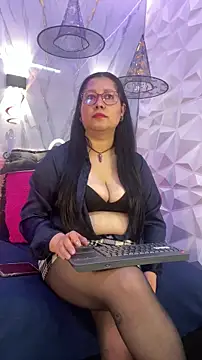 Marianasmitt online show from October 31, 2025, 12:28 pm