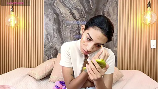 Samara Smith04 online show from October 15, 2025, 8:20 pm