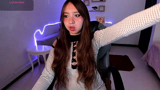 Scarlett  Cooper   online show from November 6, 2025, 11:44 am