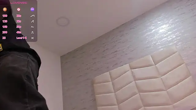 jax black online show from November 21, 2025, 7:01 pm