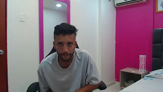 Juan FelipeX01 online show from October 12, 2025, 3:22 pm