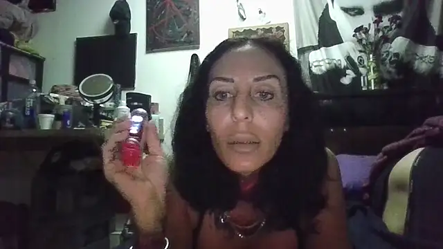 inkdhollow1 online show from November 4, 2025, 5:17 am