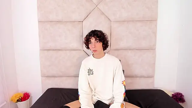 Scaarlett 22  online show from October 10, 2025, 7:13 pm