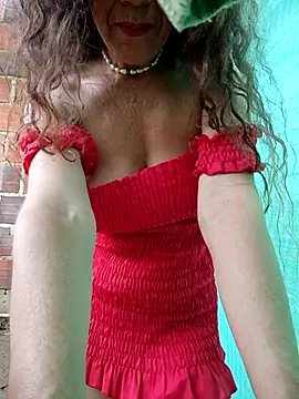 Snapshot of Dirty-Divorced-mother7 chatting on November 3, 2025, 2:18 pm Dirty-Divorced-mother7 online show from November 3, 2025, 2:18 pm