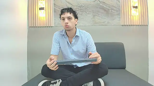 ISRAEL GRAY online show from October 7, 2025, 7:11 pm