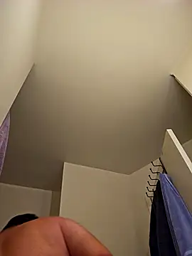 Roddog18 online show from October 5, 2025, 4:44 am